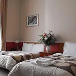 Guest house Abbott 2*