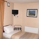 Abbott Guest house 2*